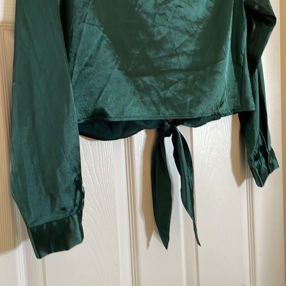 𝅺shein Crop Top Tie - Polyester Silky Green - M (6) - Picture 11 of 12